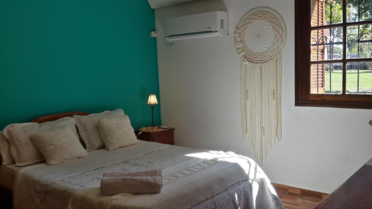 Casa Folks - Bed And Breakfast Пуерто Игуасу Екстериор снимка